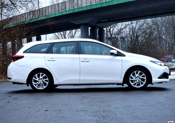 Toyota Auris cena 36900 przebieg: 223000, rok produkcji 2015 z Warszawa małe 704